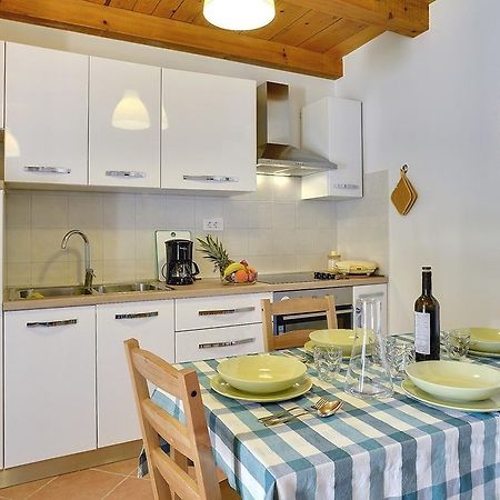 Apartments Susanna Ližnjan Екстериор снимка
