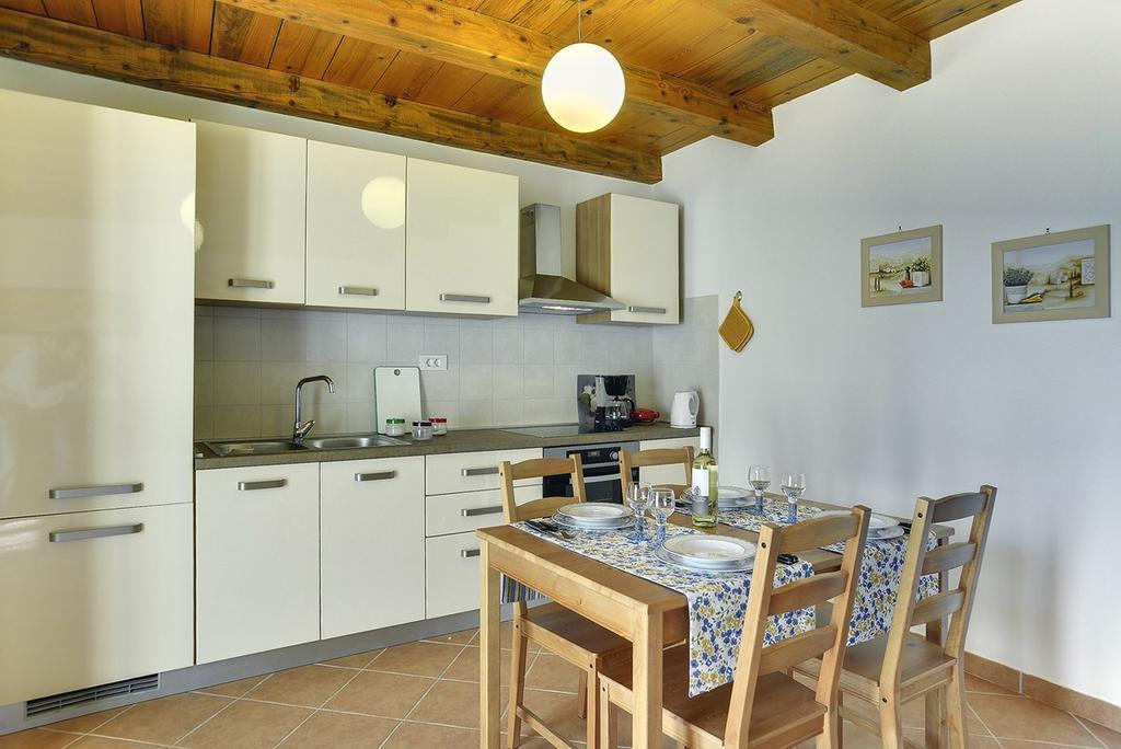 Apartments Susanna Ližnjan Екстериор снимка