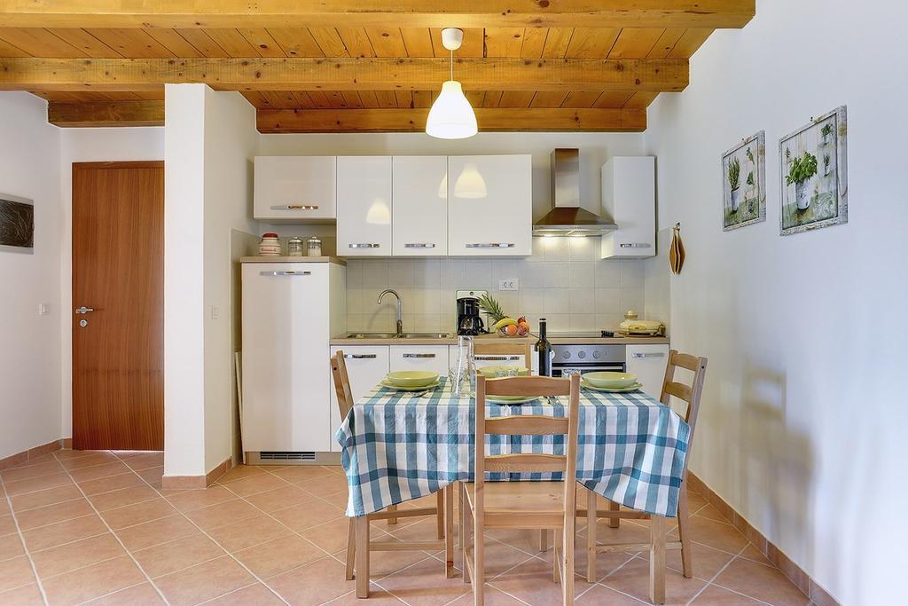 Apartments Susanna Ližnjan Екстериор снимка