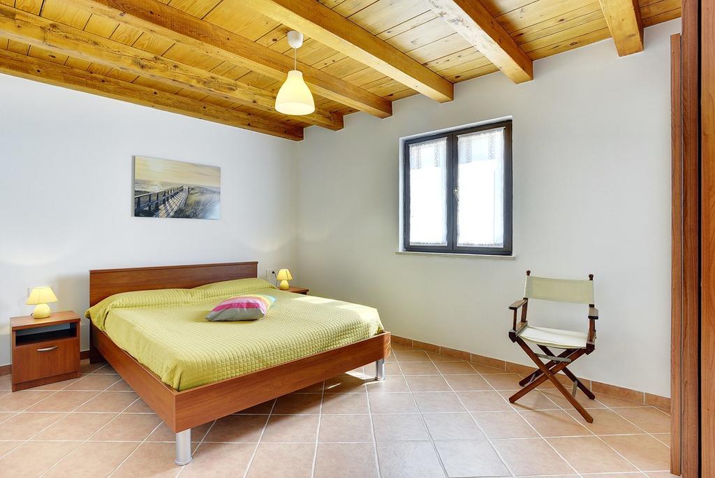 Apartments Susanna Ližnjan Екстериор снимка